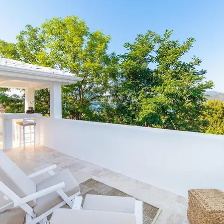 Alojamento de Acomodação e Pequeno-almoço Giritimu B'yaz *